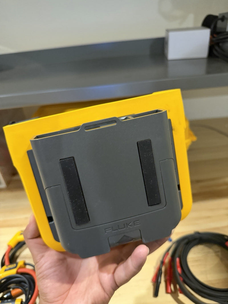 FLUKE 3540 FC 3-PHASE POWER MONITOR WITH ACCESSORIES TESTED