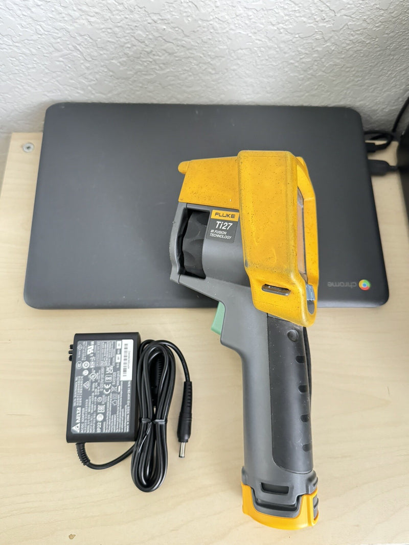 FLUKE TI27 60HZ 240 X 180 THERMAL IMAGING CAMERA WITH BATTERY & CHARGER-