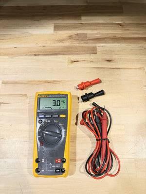 FLUKE 179 MULTIMETER WITH LEADS & CLIPS