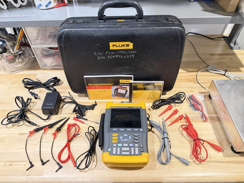 FLUKEE 199C 200MHZ 2.5GS/S SCOPEMETER COLOR WITH ACCESSORIES TESTED