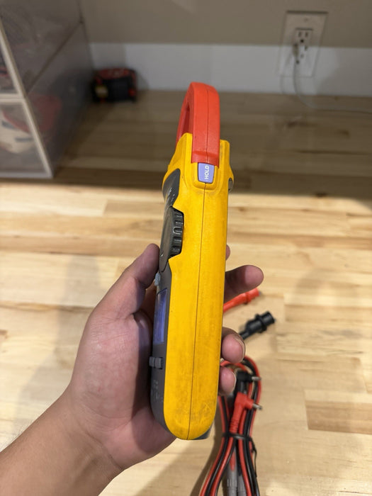 FLUKE 902 FC HVAC CLAMP METER TRUE RMS W LEADS & CLIPS