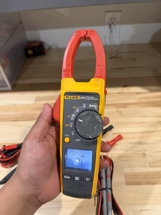 FLUKE 376 AC/DC TRUE RMS WIRELESS CLAMP METER W /LEADS & CLIPS -SHIPS FAST