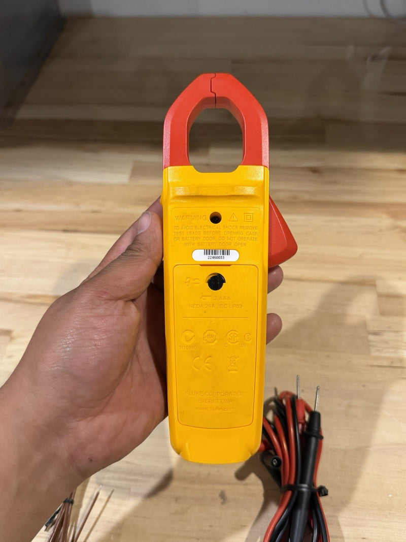 FLUKE 324 TRUE-RMS CLAMP METER WITH LEADS & CASE