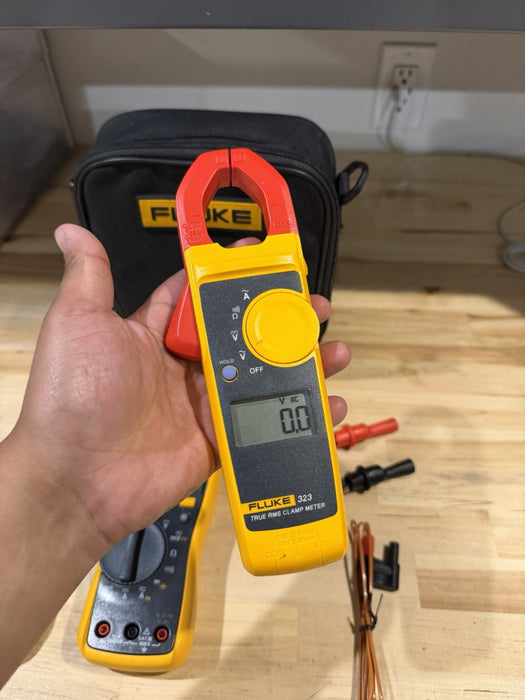 FLUKE 117/323 HVAC MULTIMETER COMBO KIT W/ ACCESSORIES (TESTED) SHIPS FAST