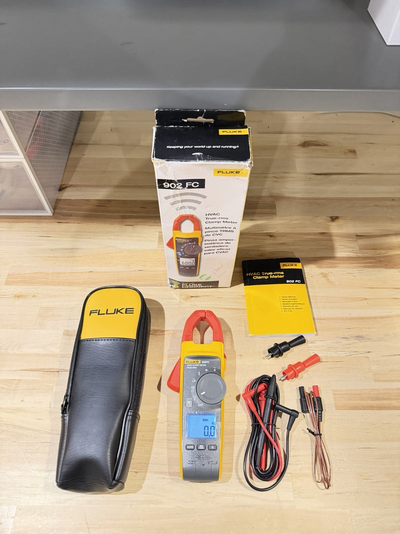 FLUKE 902 FC TRUE RMS HVAC CLAMP METER WITH CASE & LEADS