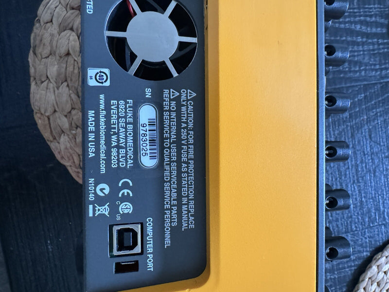 FLUKE ESA620 BIOMEDICAL ELECTRICAL SAFETY ANALYZER DOESNT POWER ON FOR PARTS