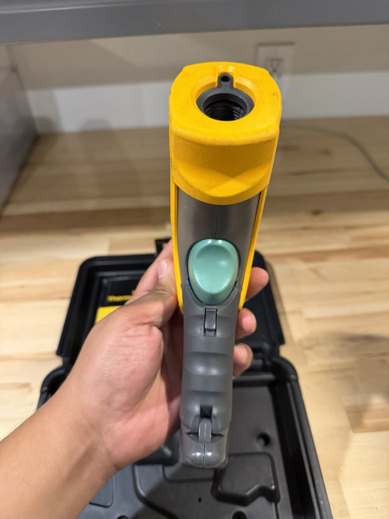 FLUKE 568 IR THERMOMETER WITH CASE TESTED