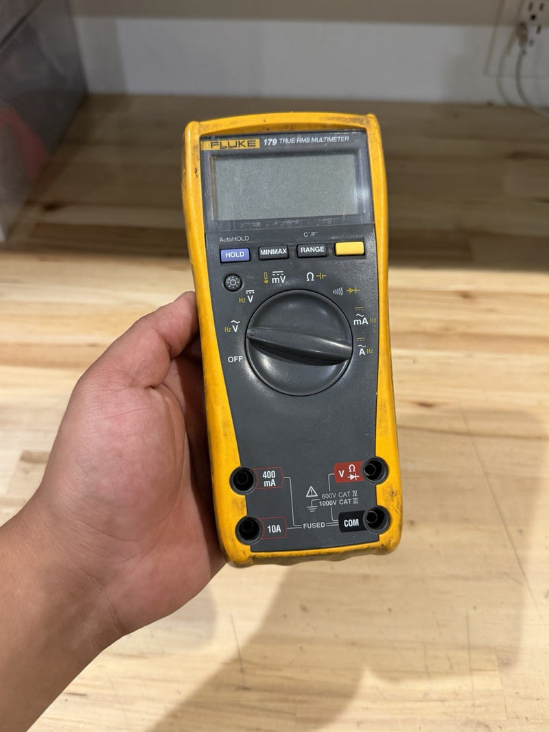 FLUKE 179 TRUE RMS MULTIMETER (PARTS ONLY) FOR PARTS DOESN’T WORK - SHIPS FAST