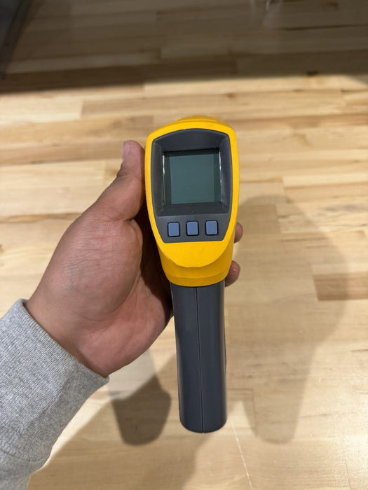 FLUKE 568 IR THERMOMETER (PARTS ONLY) FOR PARTS - SHIPS FAST