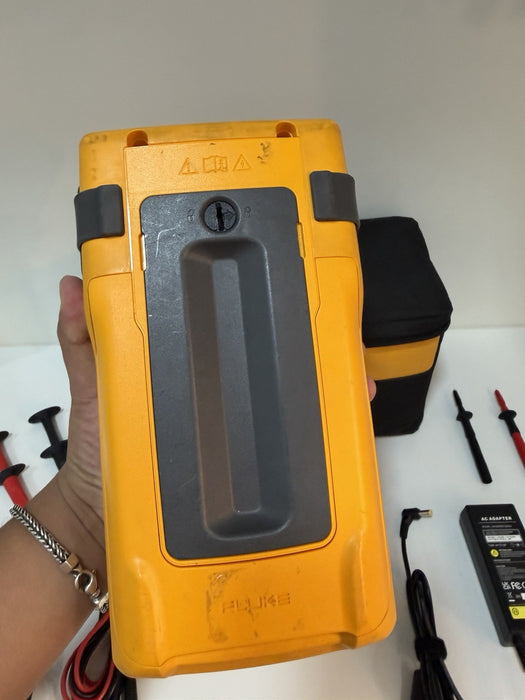 FLUKE 753 DOCUMENTING PROCESS CALIBRATOR WITH ACCESSORIES TESTED