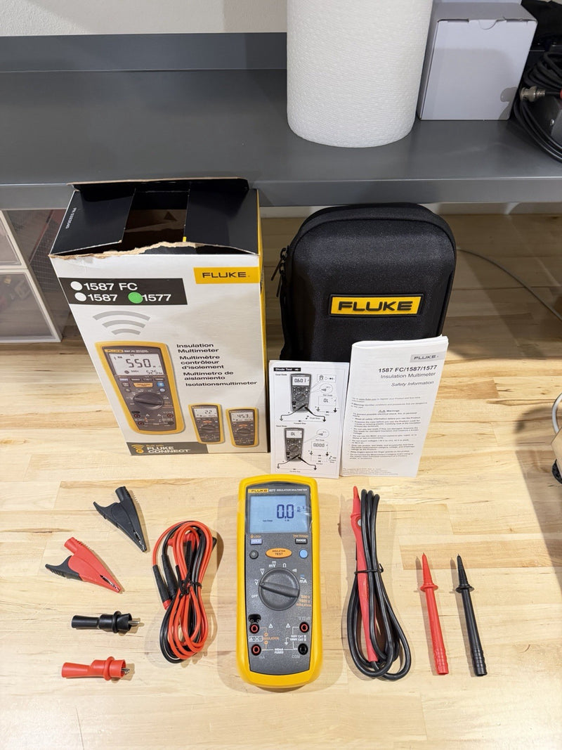 FLUKE 1577 INSULATION MULTIMETER W/ LEADS & CASE TESTED SHIPS FAST