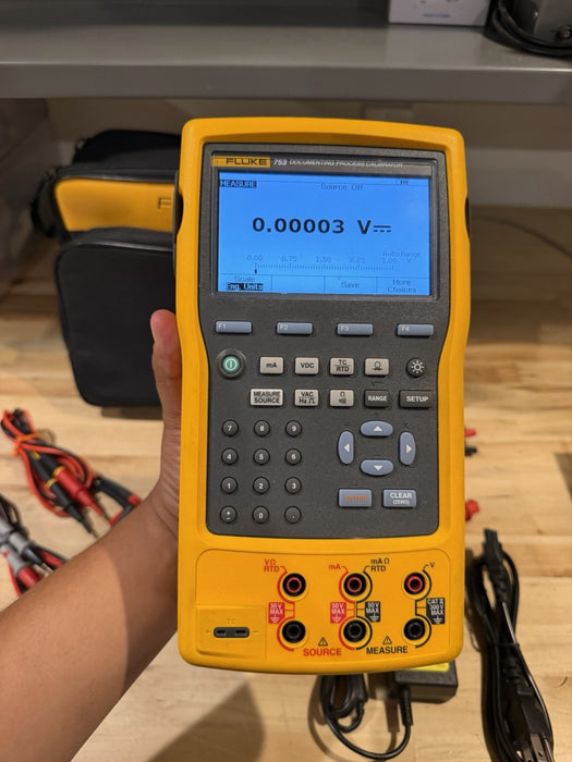 FLUKE 753 DOCUMENTING PROCESS CALIBRATOR WITH ACCESSORIES TESTED