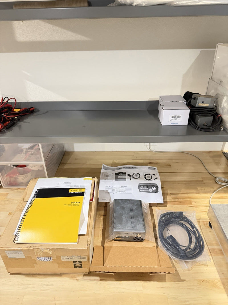 FLUKE CALIBRATION 9100S DRY WELL TEMPERATURE CALIBRATOR