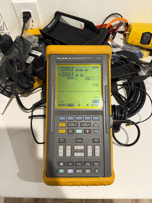 FLUKE 99 SCOPEMETER SERIES II 50MHZ WITH ACCESSORIES