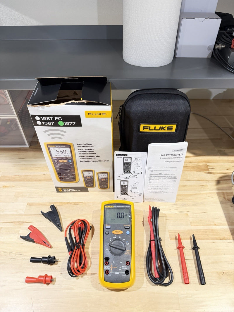 FLUKE 1577 INSULATION MULTIMETER W/ LEADS & CASE TESTED SHIPS FAST