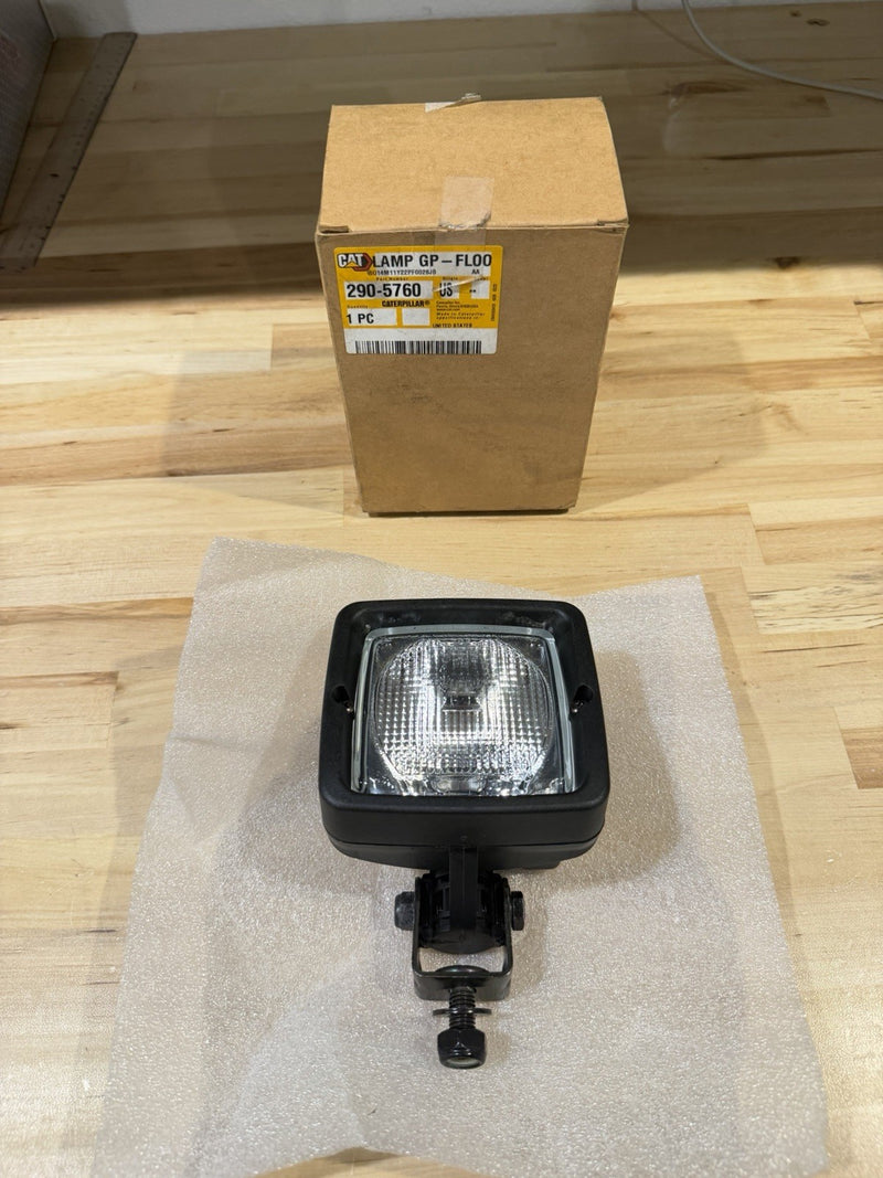 CAT 290-5760 MOUNTED FLOOD LAMP