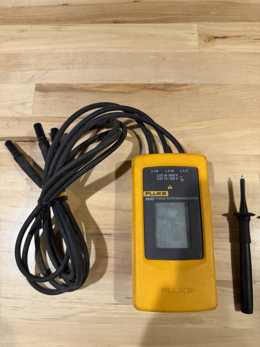 FLUKE 9040 DIGITAL PHASE ROTATION INDICATOR METER TESTED