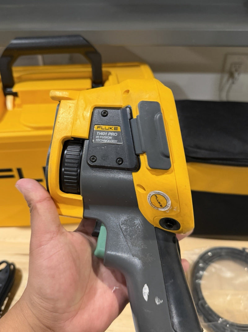 FLUKE TI401-PRO 60HZ THERMAL IMAGER KIT WITH ACCESSORIES