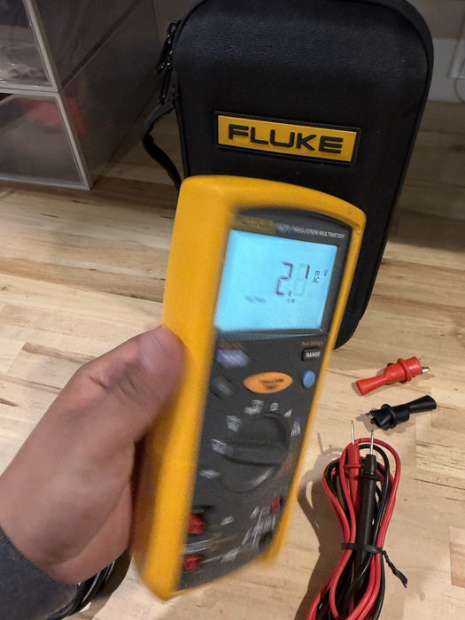 FLUKE 1577 INSULATION MULTIMETER W/ LEADS & CASE (TESTED) SHIPS FAST NEW SEALED