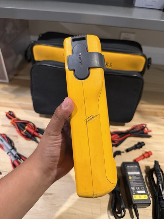 FLUKE 754 DOCUMENTING PROCESS CALIBRATOR WITH ACCESSORIES TESTED