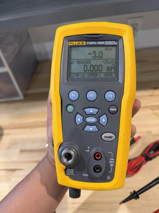 FLUKE 719 PRO 150G ELECTRIC PRESSURE CALIBRATOR W/ ACCESSORIES (SHIPS FREE)