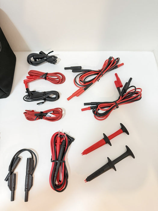 FLUKE 702 DOCUMENTING PROCESS CALIBRATOR WITH ACCESSORIES TESTED