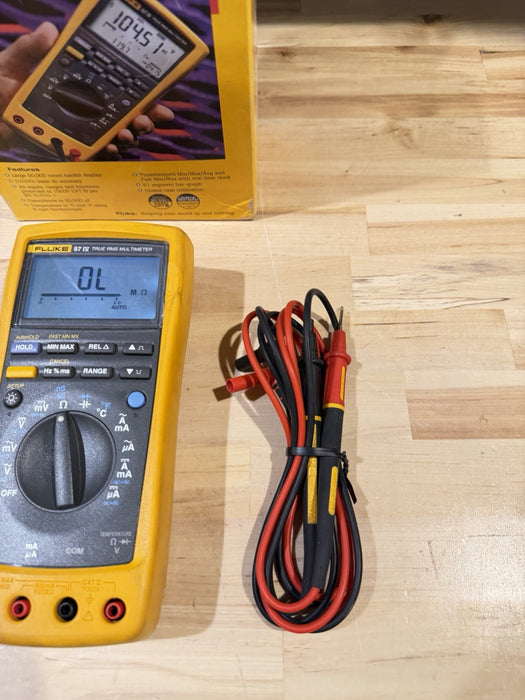 FLUKE 87 IV TRUE RMS MULTIMETER W/ LEADS & CLIPS (TESTED) SHIPS FAST