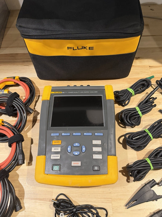 FLUKE 435 II POWER QUALITY & ENERGY ANALYZER W/ ACCESSORIES & CHARGER-SHIPS FREE