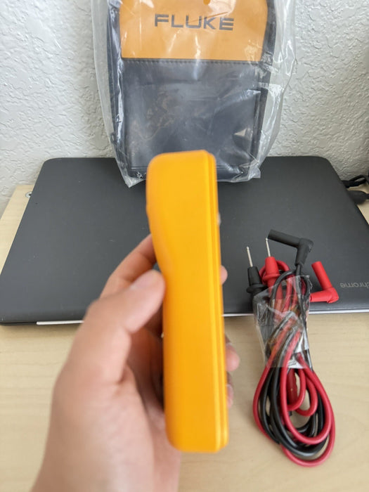 FLUKE 7-600 ELECTRICAL TESTER BAG USED