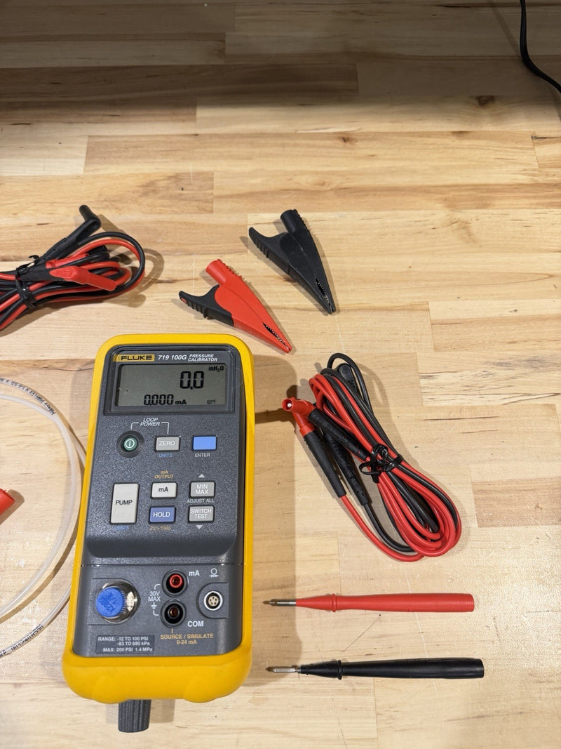 FLUKE 719 100G PRESSURE CALIBRATOR WITH LEADS & EXTRAS PERFECT CONDITION TESTED