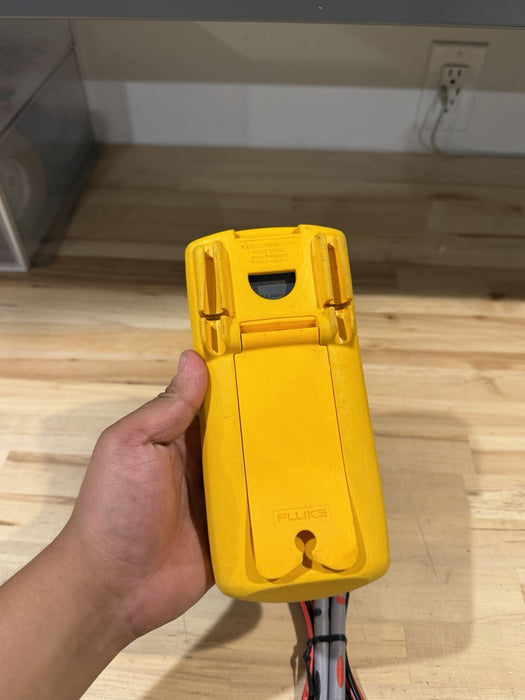 FLUKE 787 PROCESS METER W/ LEADS & CLIPS  (EXCELLENT CONDITION)-FREE SHIPPING