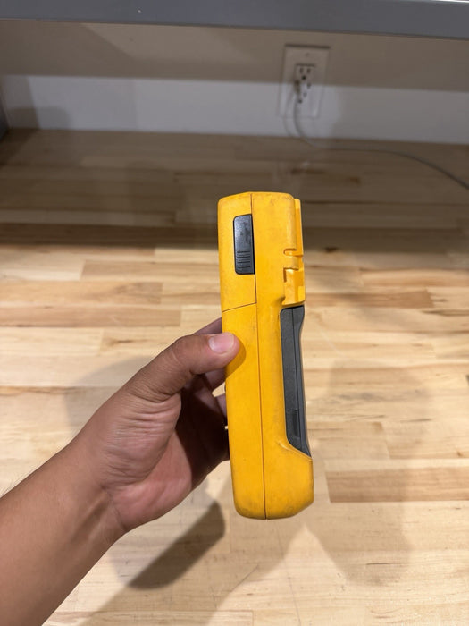 FLUKE 233 REMOTE DISPLAY MULTIMETER FOR PARTS