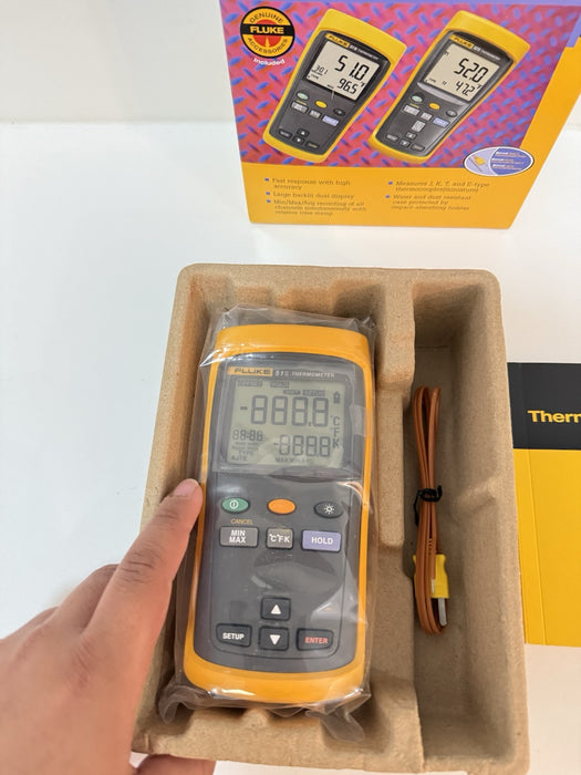 FLUKE 51 II THERMOCOUPLE THERMOMETER WITH PROBE NEW