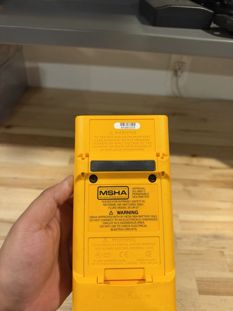 FLUKE 27 MULTIMETER W/ LEADS & CLIPS (TESTED) SHIPS FAST