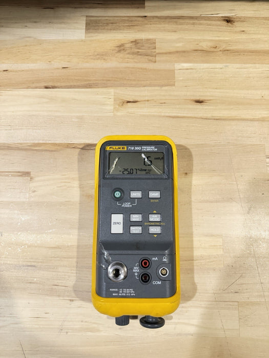 FLUKE 718 30G PRESSURE CALIBRATOR FOR PARTS