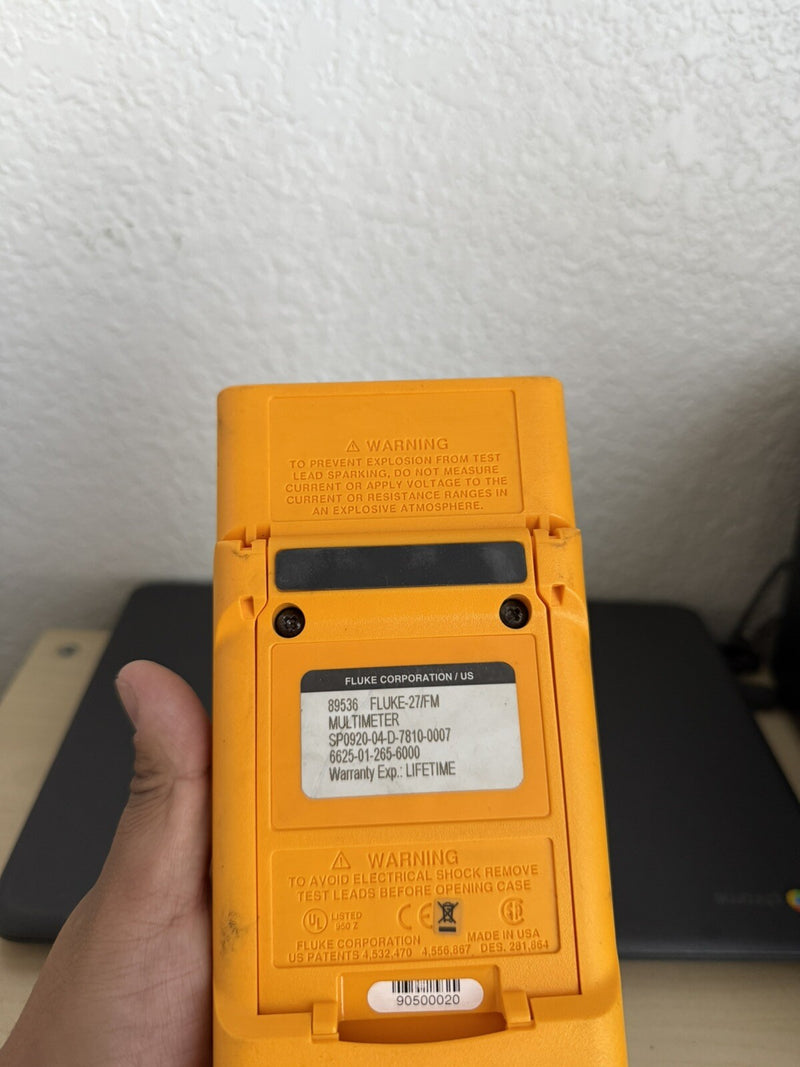 FLUKE 27 MULTIMETER WITH CASE AND LEADS