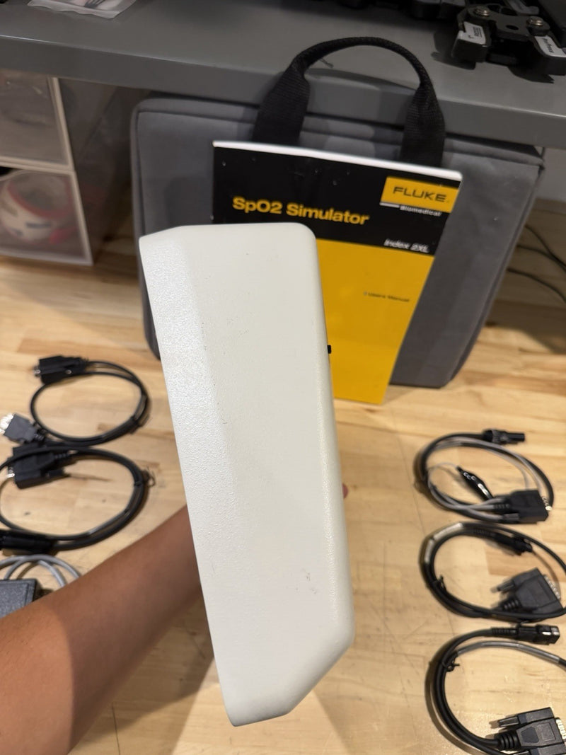 FLUKE INDEX 2 SPO2 SIMULATOR W/ ACCESSORIES (TESTED) SHIPS FREE