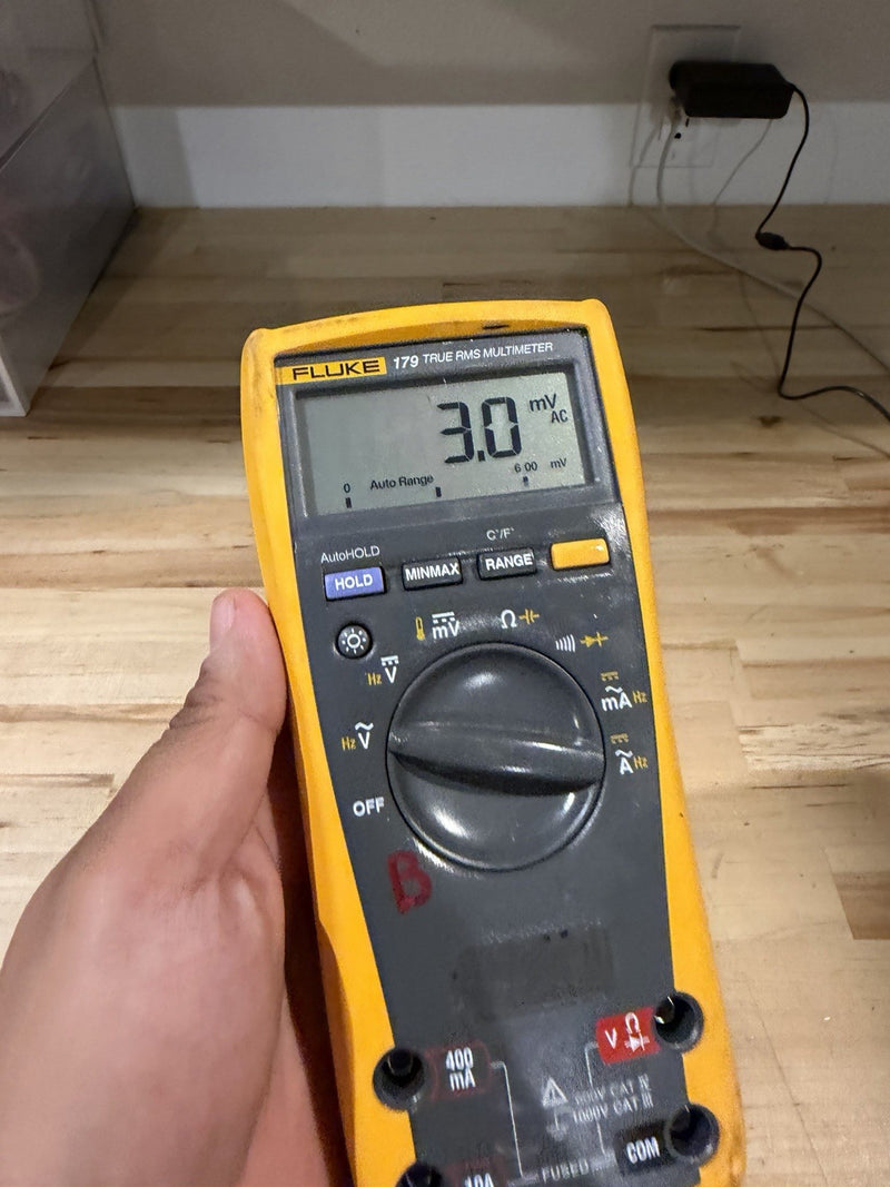 FLUKE 179 MULTIMETER WITH LEADS & CLIPS