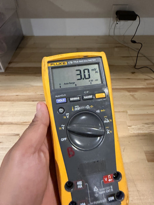 FLUKE 179 MULTIMETER WITH LEADS & CLIPS