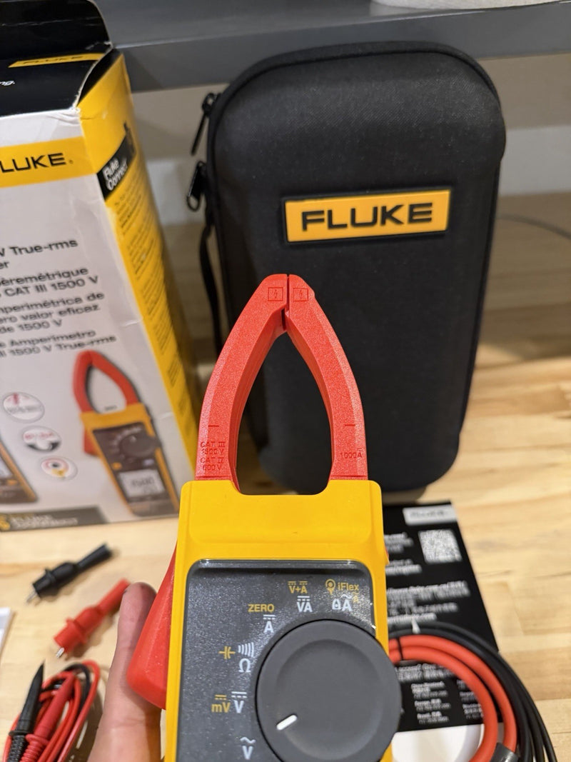 FLUKE 393 FC CAT III 1500V TRMS CLAMP METER WITH IFLEX PROBE & LEADS