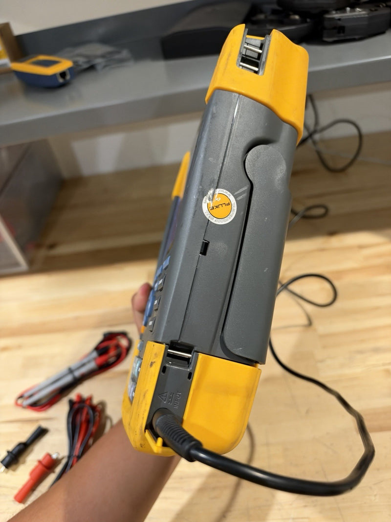 FLUKE 190-202 SCOPEMETER 2.5GS/S 2CHANNEL 200MHZ OSCILLOSCOPE (TESTED)SHIPS FREE