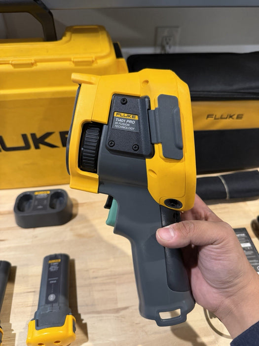 FLUKE Ti401-PRO 60HZ THERMAL IMAGER KIT W / ACCESSORIES - FREE SHIPPING