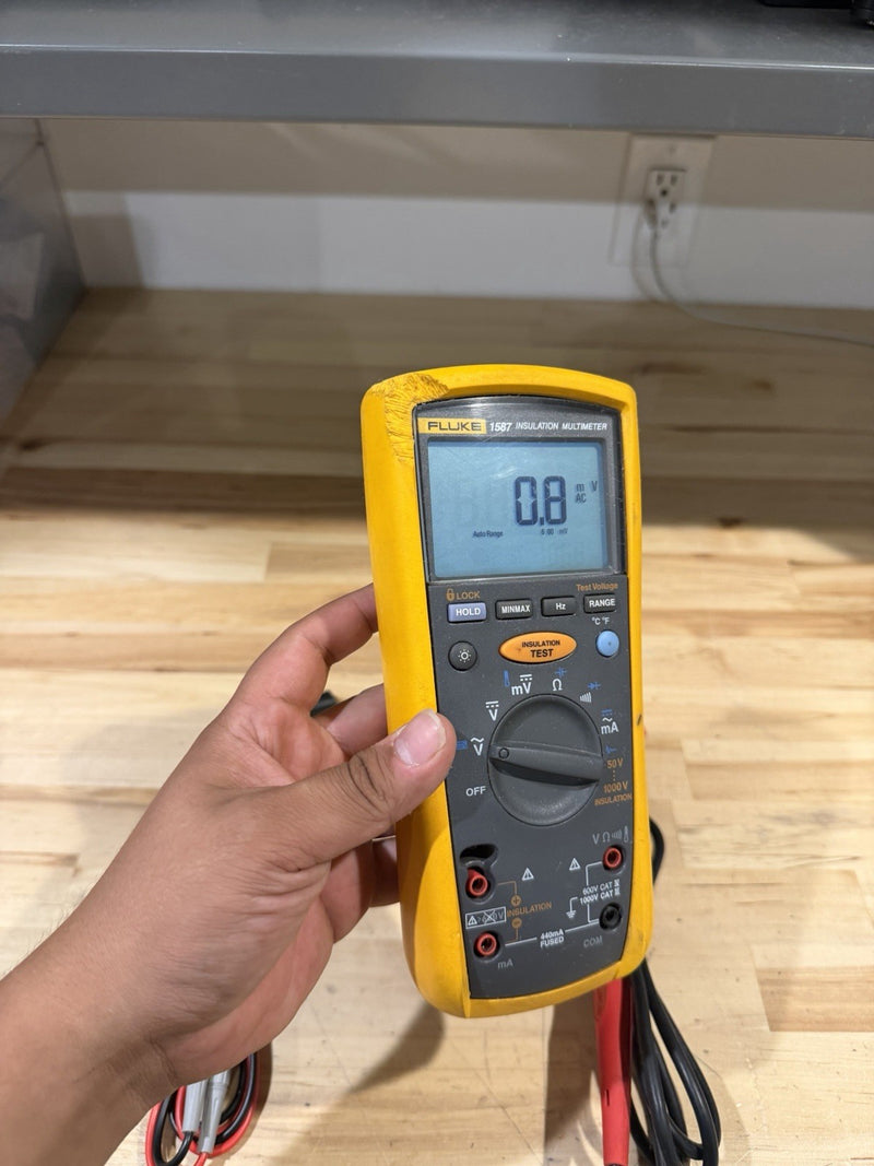 FLUKE 1587 DIGITAL INSULATION TESTER KIT W ACCESSORIES & LEADS - SHIPS FAST