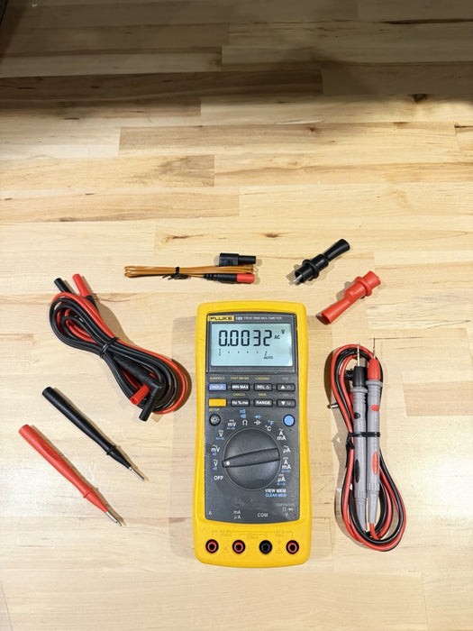 FLUKE 189 TRUE RMS MULTIMETER WITH LEADS AND CLIPS TESTED