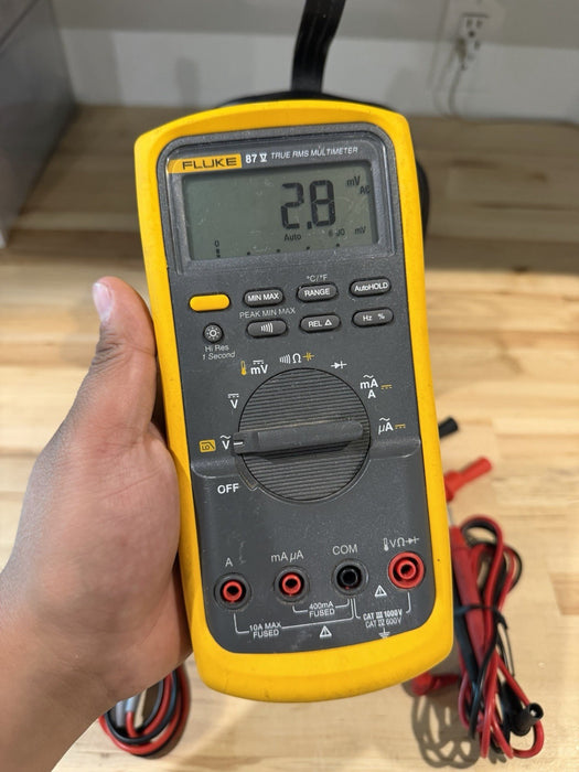 FLUKE 87V TRUE RMS MULTIMETER W/ LEADS (TESTED) SHIPS FAST