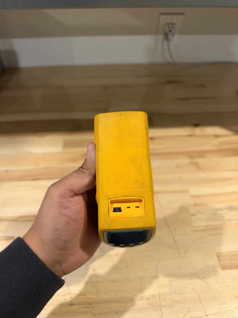 FLUKE 568 IR THERMOMETER W/ CASE (TESTED) SHIPS FAST
