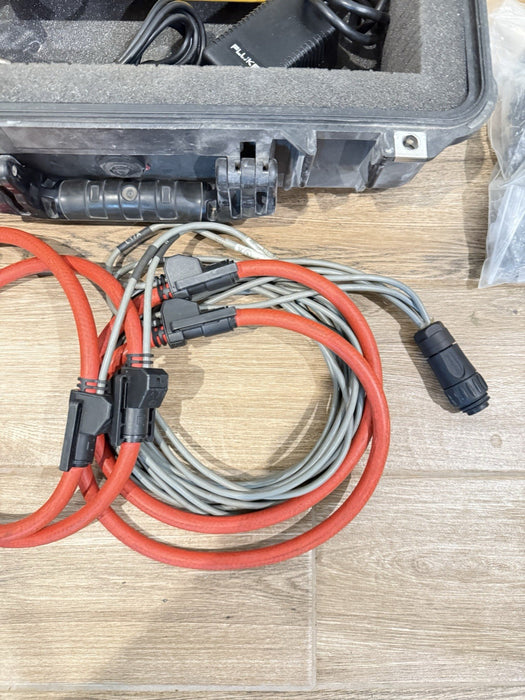 FLUKE 1735 THREE-PHASE POWER LOGGER W/ PROBES & CASE & CHARGER - FREE SHIPPING