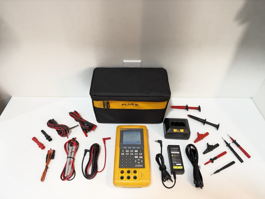 FLUKE 744 DOCUMENTING PRCESS CALIBRATOR WITH LEADS & CHARGER TESTED