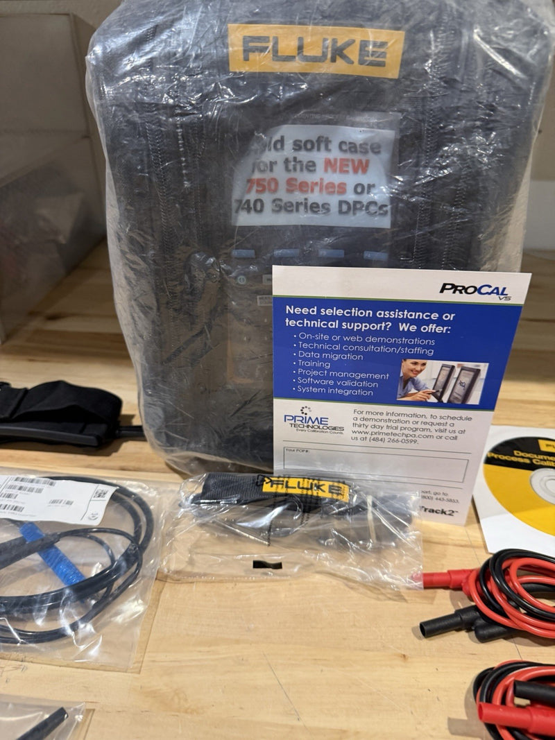 FLUKE 754 DOCUMENTING PROCESS CALIBRATOR W/ ACCESSORIES (NEW) FREE SHIPPING