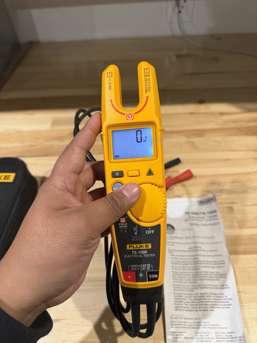 FLUKE T6-1000 ELECTRICAL TESTER WITH BAG & CLIPS TESTED